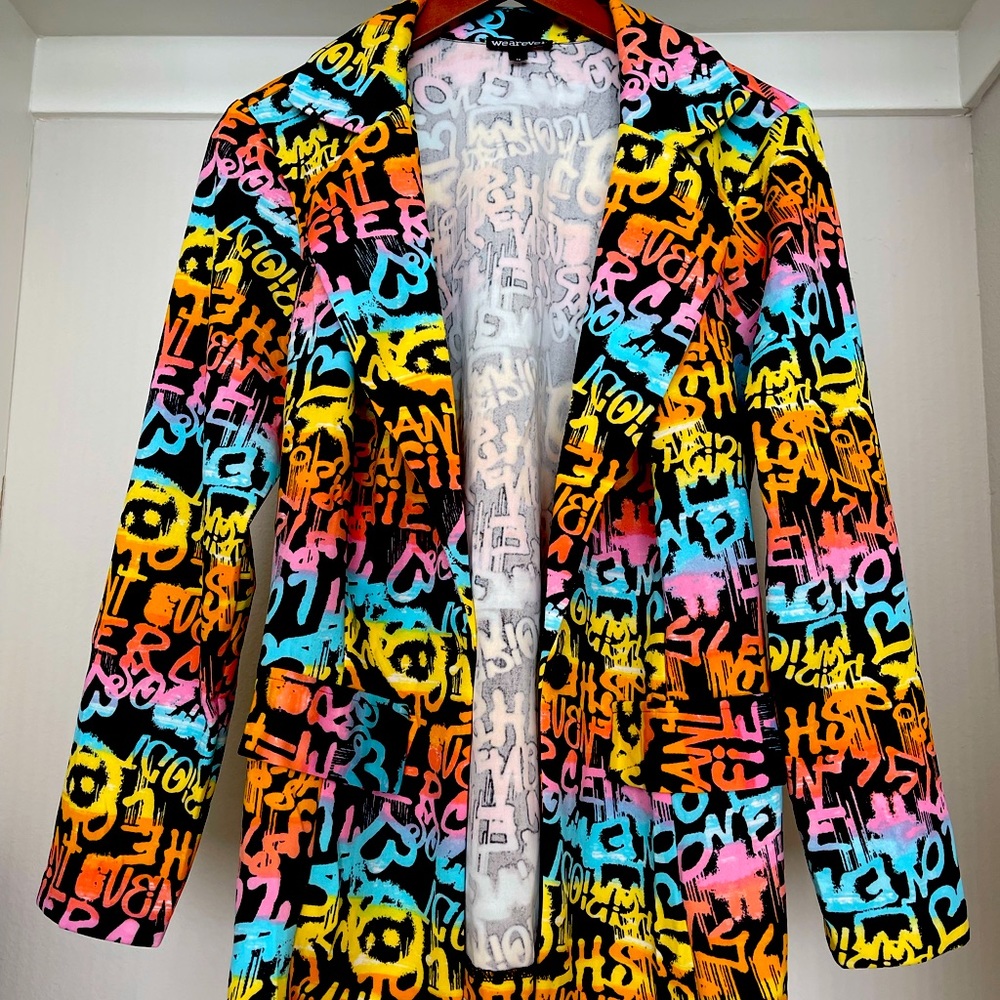 ❤️😱 hurry up!  suits ! Low price are available. Last one left